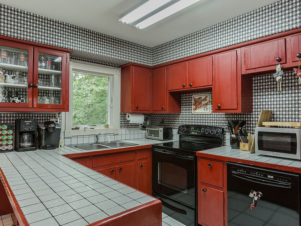 2nd image of 53 Woodhull Pl