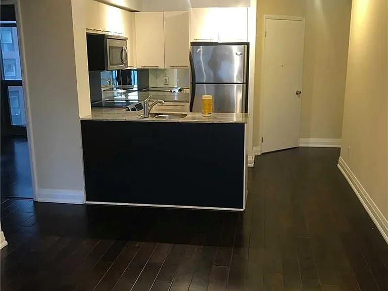 21 Carlton St #1310 — Photo 3