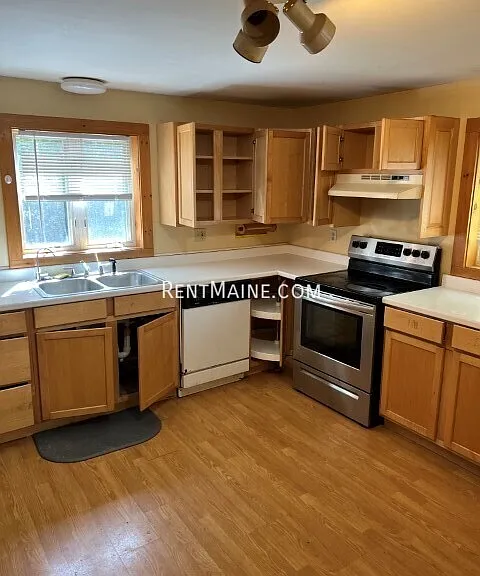 9 Winsor Ln #B2 — Photo 1