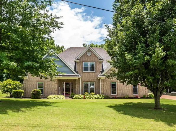 40 Brookhaven Ln, Oakland, TN 38060