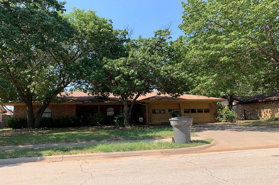 1st image of 3004 Cromwell Ave