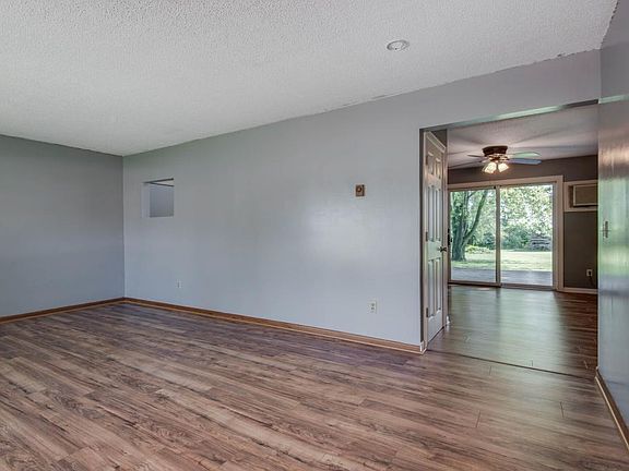 3rd image of 126 8th Ave NW