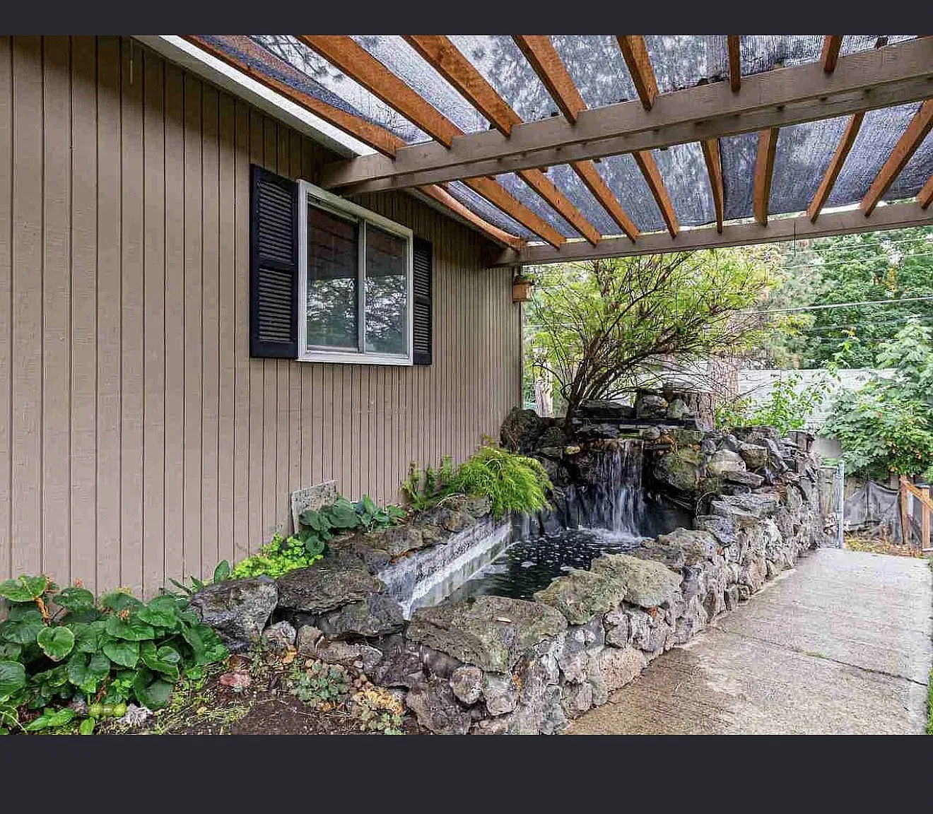Spacious 4-Bedroom, 2-Bathroom Single-Family Home in Spokane — Photo 2