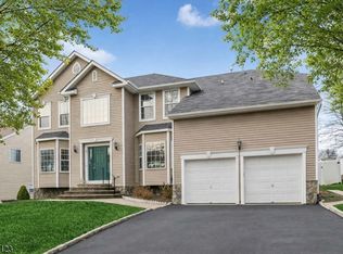 7 Winding Ridge Rd, Lake Hopatcong, NJ 07849