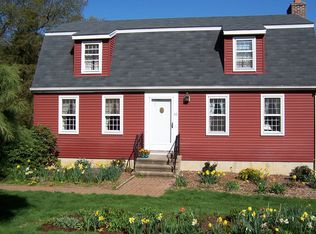 45 Saddle Hill Dr, Guilford, CT 06437