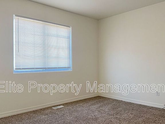 2nd image of 161 S Stardust Cir