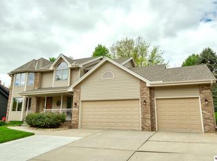 6012 S 102nd St, Omaha, NE 68127