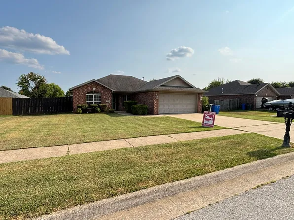 4111 W Mahogany Dr, Fayetteville, AR 72704