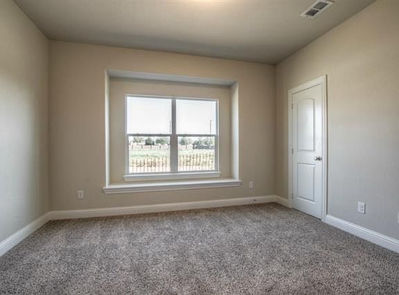 5th image of 900 Sutherland Dr
