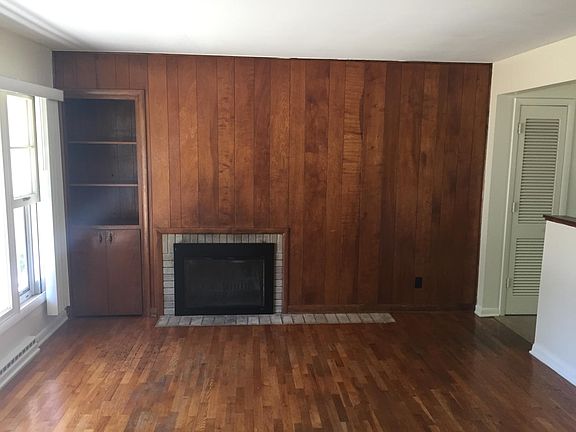 2nd image of 2704 Rockwood Dr