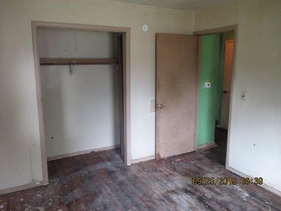 5th image of 629 N East St