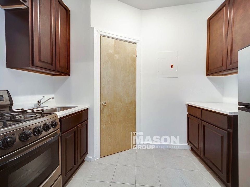 2nd image of 537 E 81st St APT 3A