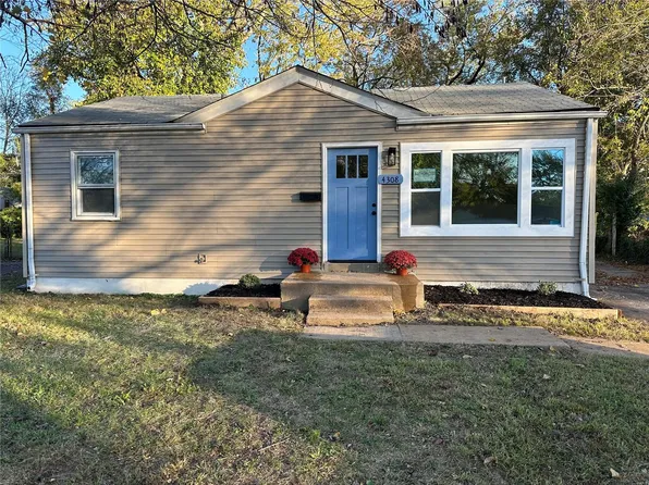 4308 Saint Leo Ln, Saint Ann, MO 63074