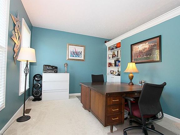 5th image of 598 Parkside Dr