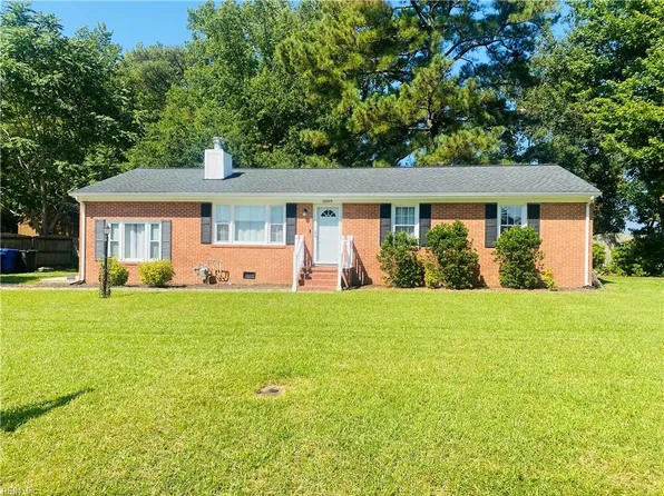 3009 Woodlawn Dr, Suffolk, VA 23434