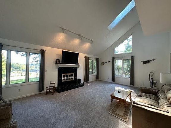 3rd image of 2222 Loch Haven Dr
