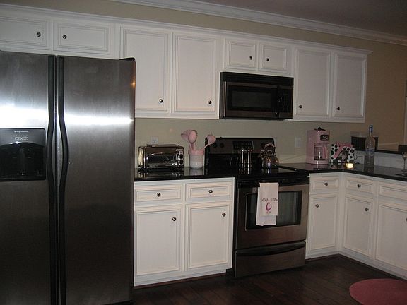 3rd image of 27 Arbor Cove Dr