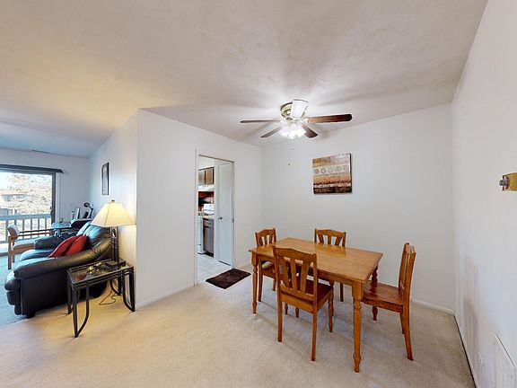 4th image of 29W410 Emerald Green Dr #22-F