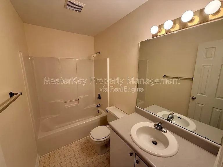 327 Saint Thomas Dr — Photo 17