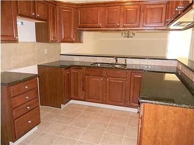 5th image of 11 Glen Mawr Cir