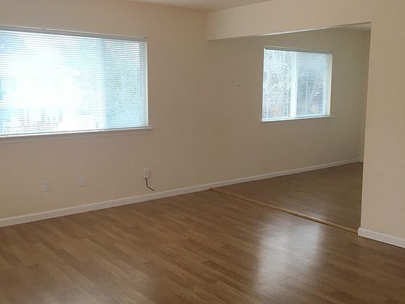 5th image of 1735 Wharf Rd APT D