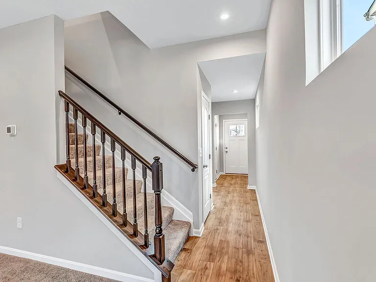 5849 Parkview Ln — Photo 7