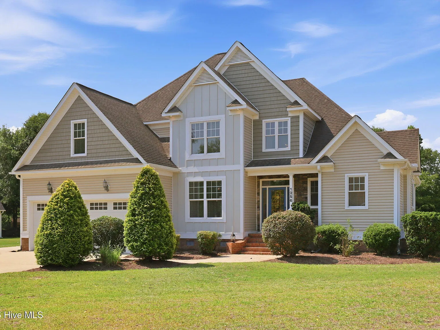 4 bed, 4.0 bath, 3029 sqft, $2,600 — Photo 2