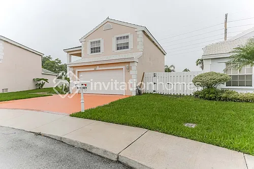631 Royal Palm Way Photo 1