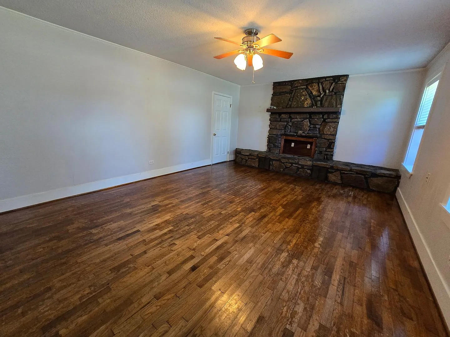 1701 South Pine ST — Photo 3