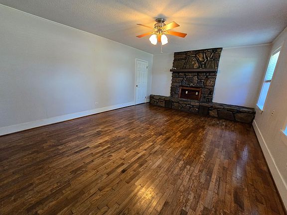 3rd image of 1701 S Pine St