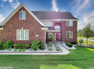 24049 Enclave Dr, South Lyon, MI 48178