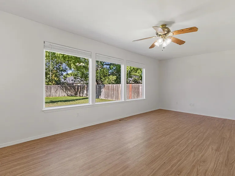 2114 E Olympic Ave — Photo 15