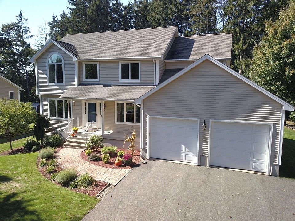 2nd image of 287 Culver St