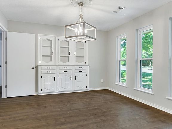 4th image of 3822 Kiest Valley Pkwy