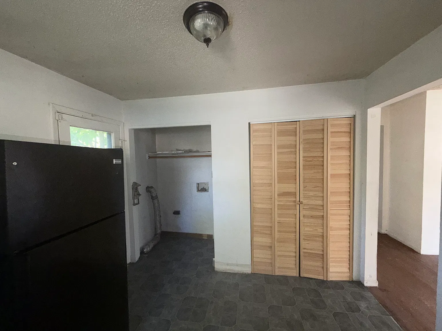 2 bed, 700 sqft, $725 — Photo 2