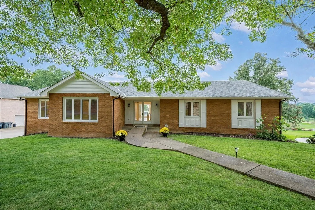 2343 Golfview Dr photo 1