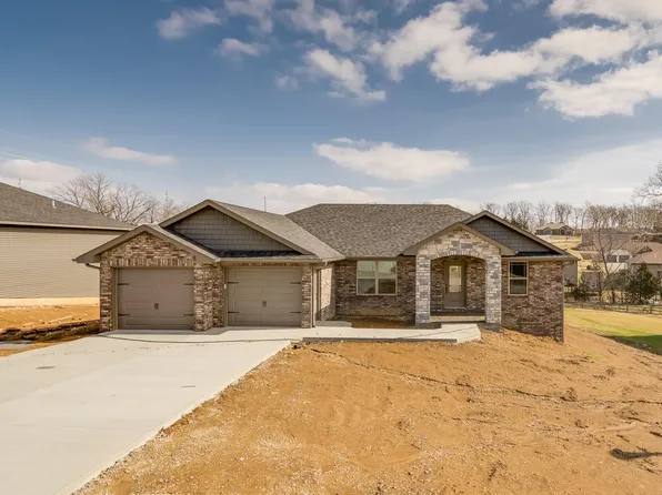 1302 Summerfield Dr, Jefferson City, MO 65109