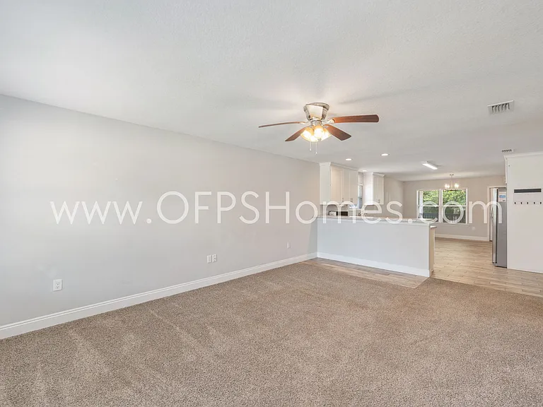 824 Valley Rd — Photo 5