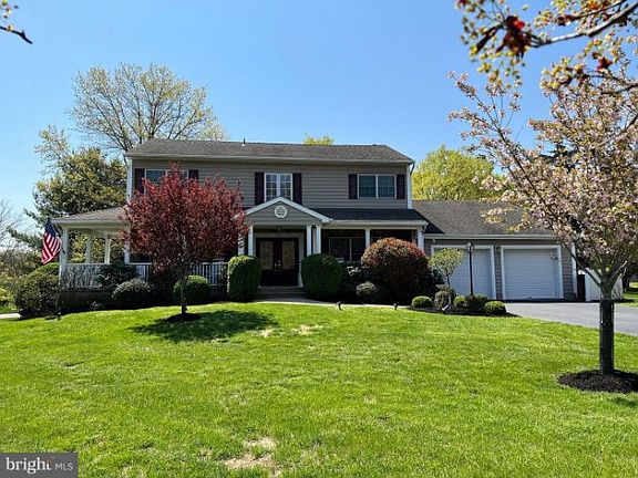 2nd image of 14 Woodmere Dr