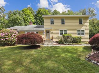 81 Park Rd, Woodbury, CT 06798