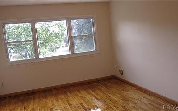 3rd image of 11A Garit Ln