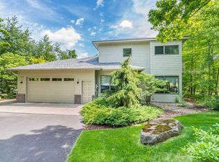 2016 Featherstone Dr, Duluth, MN 55803