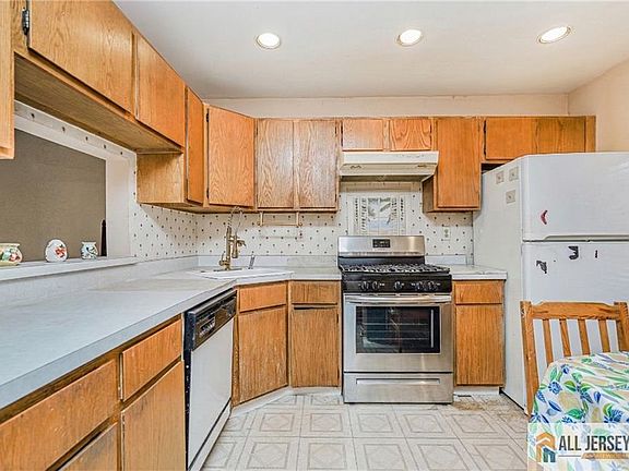 3rd image of 224 Palombi Ct