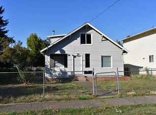 1058 E Madison Ave, Cottage Grove, OR 97424