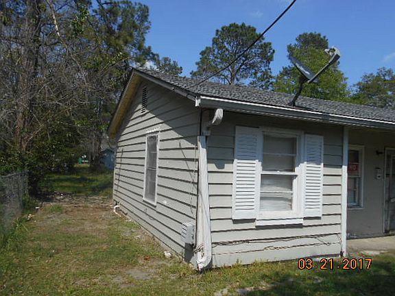2nd image of 802 E Brookwood Dr