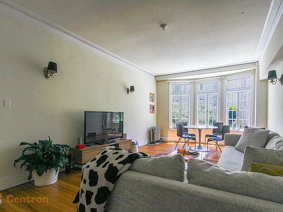 2nd image of 1920 Sacramento St #8A