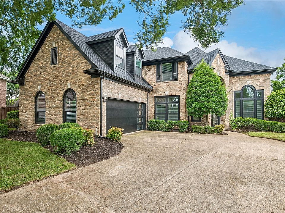 1st image of 407 Greenway Ct