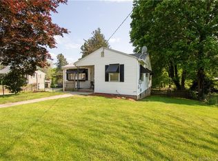 133 Fort Shantok Rd, Uncasville, CT 06382