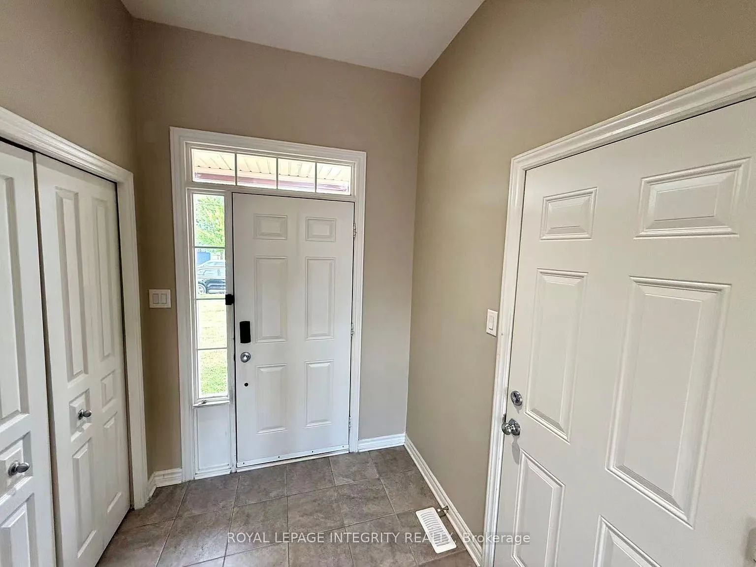 3 bed, $2,680 — Photo 2