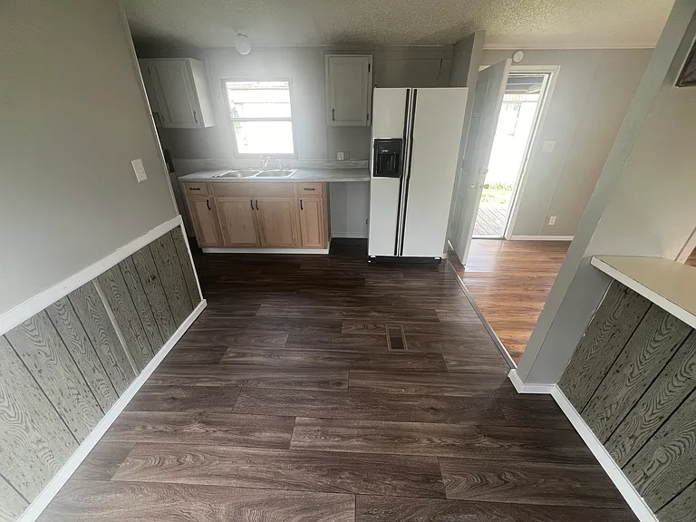 182 Thor Ln — Photo 4